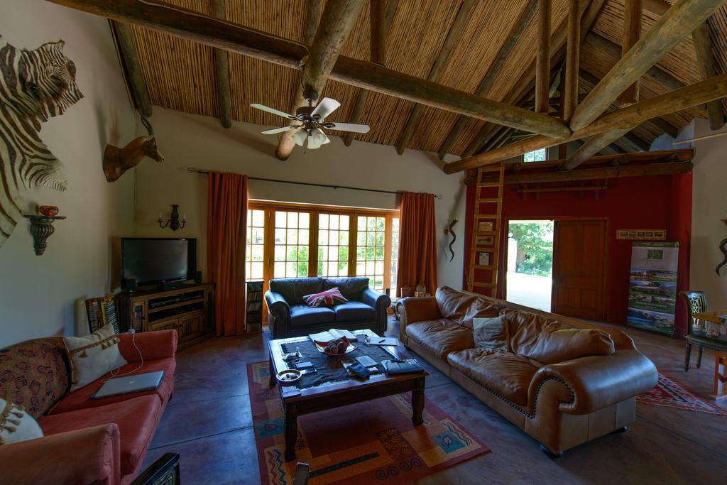 Oaksrest Vineyards Guest Farm Hotel Ladismith Room photo